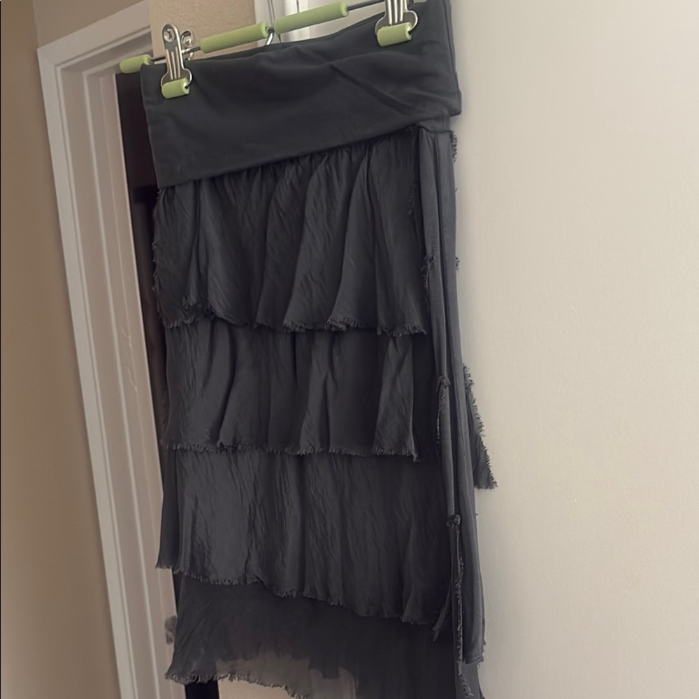 Gigi moda made in Italy Gray Midi Skirt with Tiered Ruffles